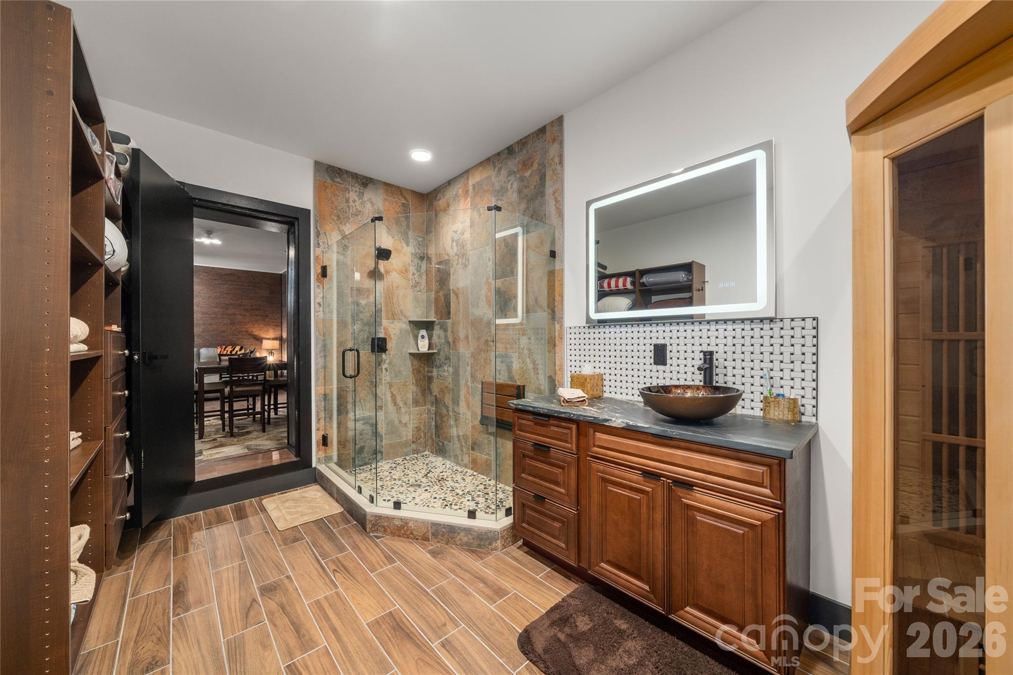 Crest Mountain - Residential