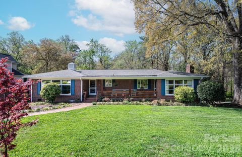 Photo of 145 21st Avenue NW, Hickory, NC 28601 (MLS # 4364023)