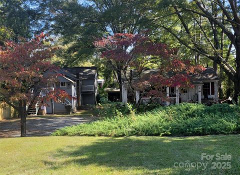 127 A/B & 129 S Mitchell Street Rutherfordton NC 28139