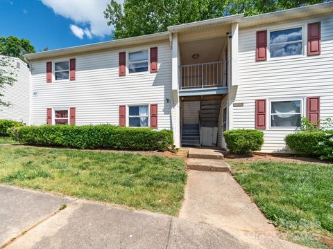 7977 Shady Oak Trail Charlotte NC 28210
