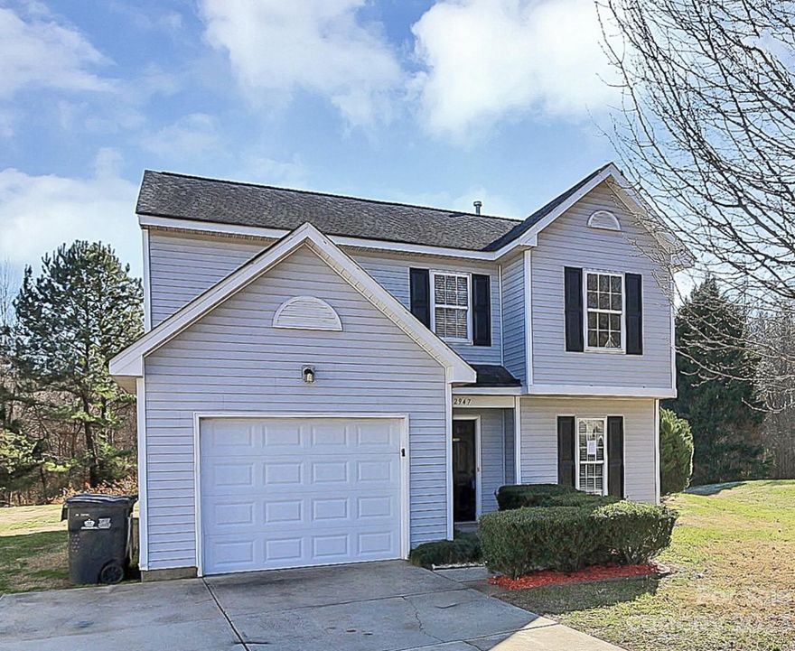 SELLER HAS ACCEPTED AN OFFER - COLLECTING SIGNATURES.    This MOVE-IN ready home is nestled on a cul-de-sac in the lovely neighborhood of Ayrshire Glen. 
The spacious living room is perfect for entertaining family and relaxing.  The kitchen has new stainless steel appliances. The large master bedroom is complete with an en-suite bathroom.  The backyard is large and includes a large storage building!  This home is conveniently located to Lake Wylie, and Downtown Charlotte, where you will find ample shopping, dining and entertainment options. Don't wait! Come see this home today!  Please EMAIL all questions to the Listing Broker.