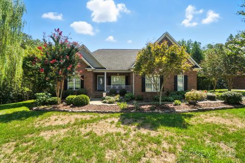 Photo of 7655 Maple Bluff Lane, Concord, NC 28025 (MLS # 4288234)