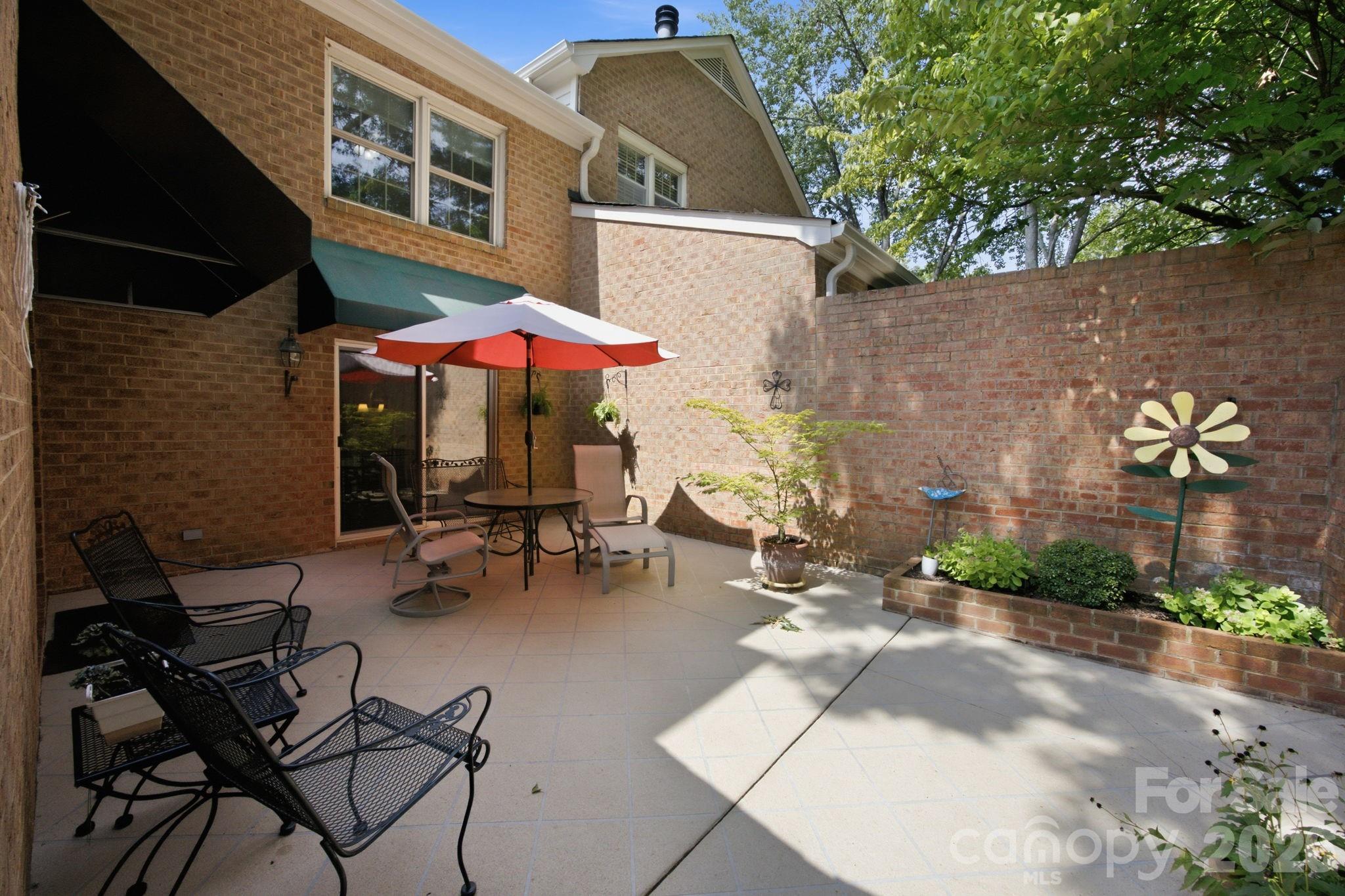 6836 Dumbarton Drive