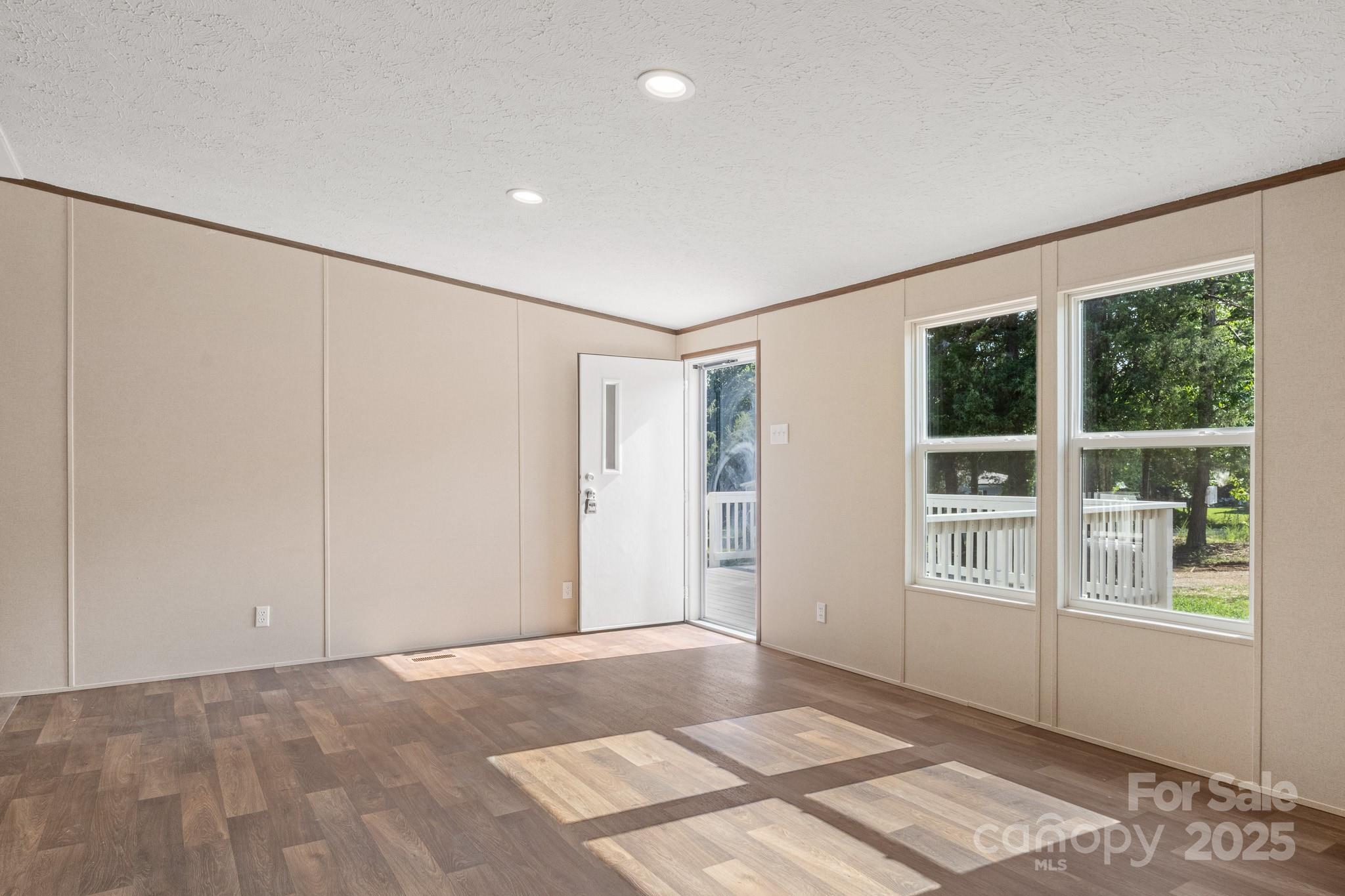 141 Lakewind Drive
