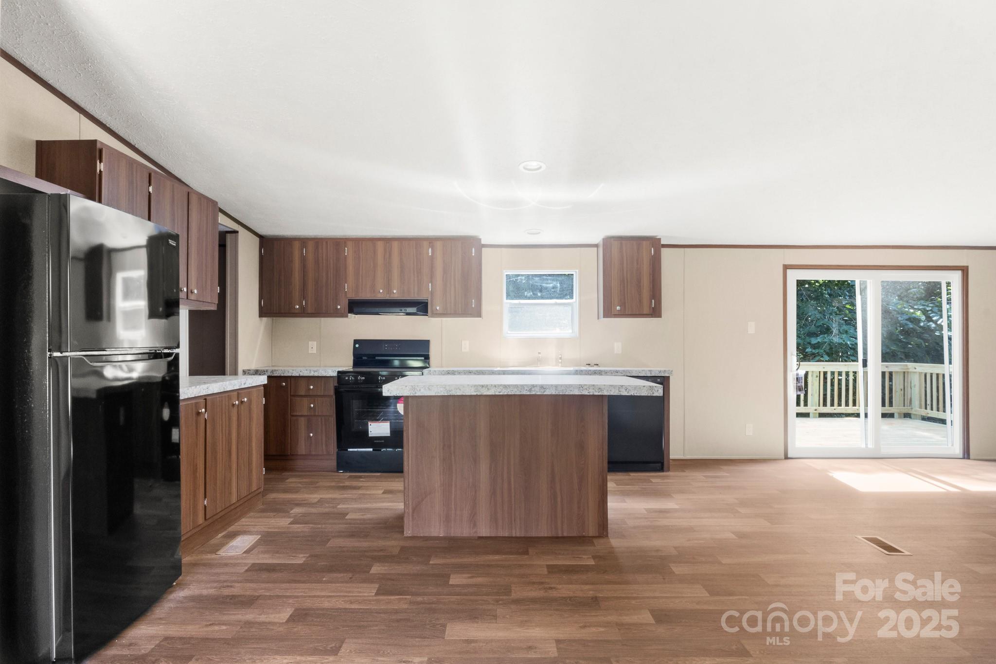 141 Lakewind Drive