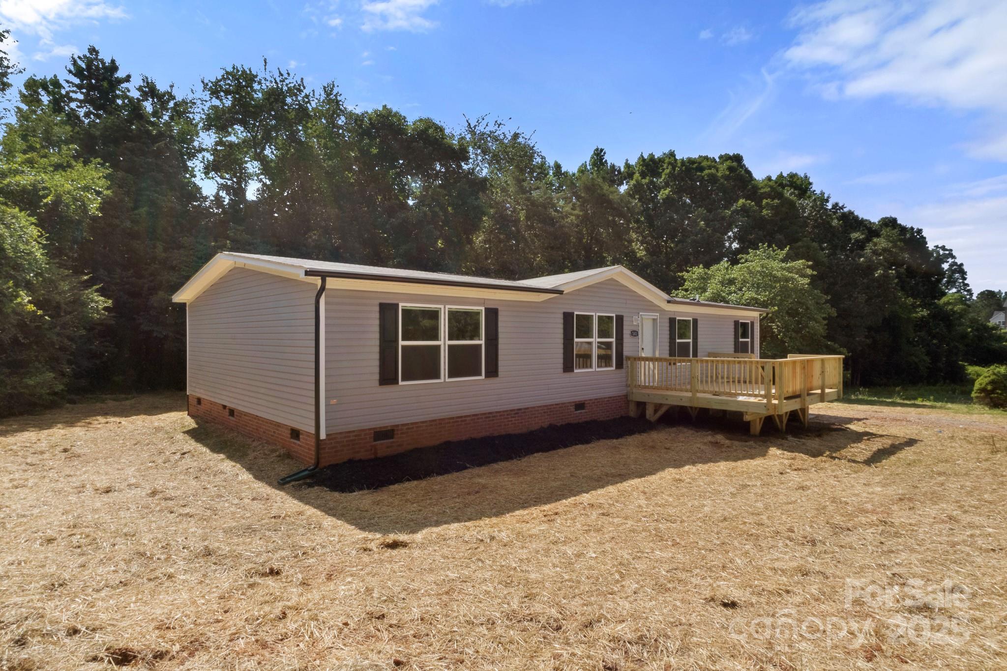 141 Lakewind Drive