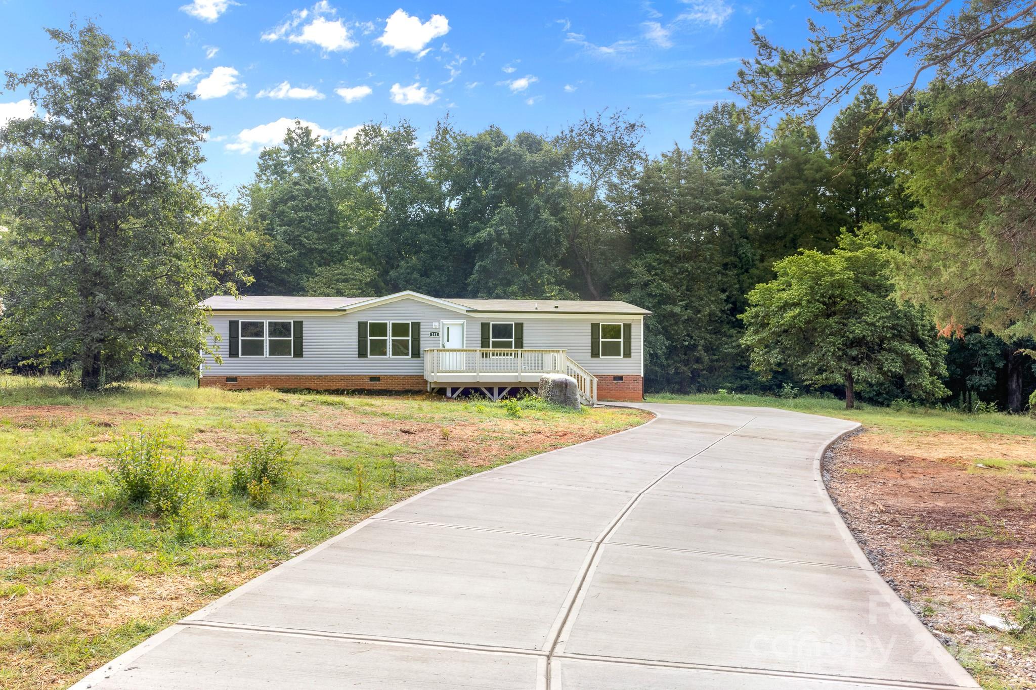 141 Lakewind Drive