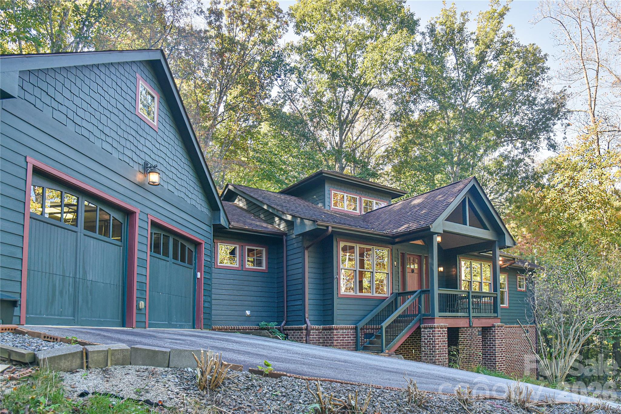 39 Oak Hollow Drive
