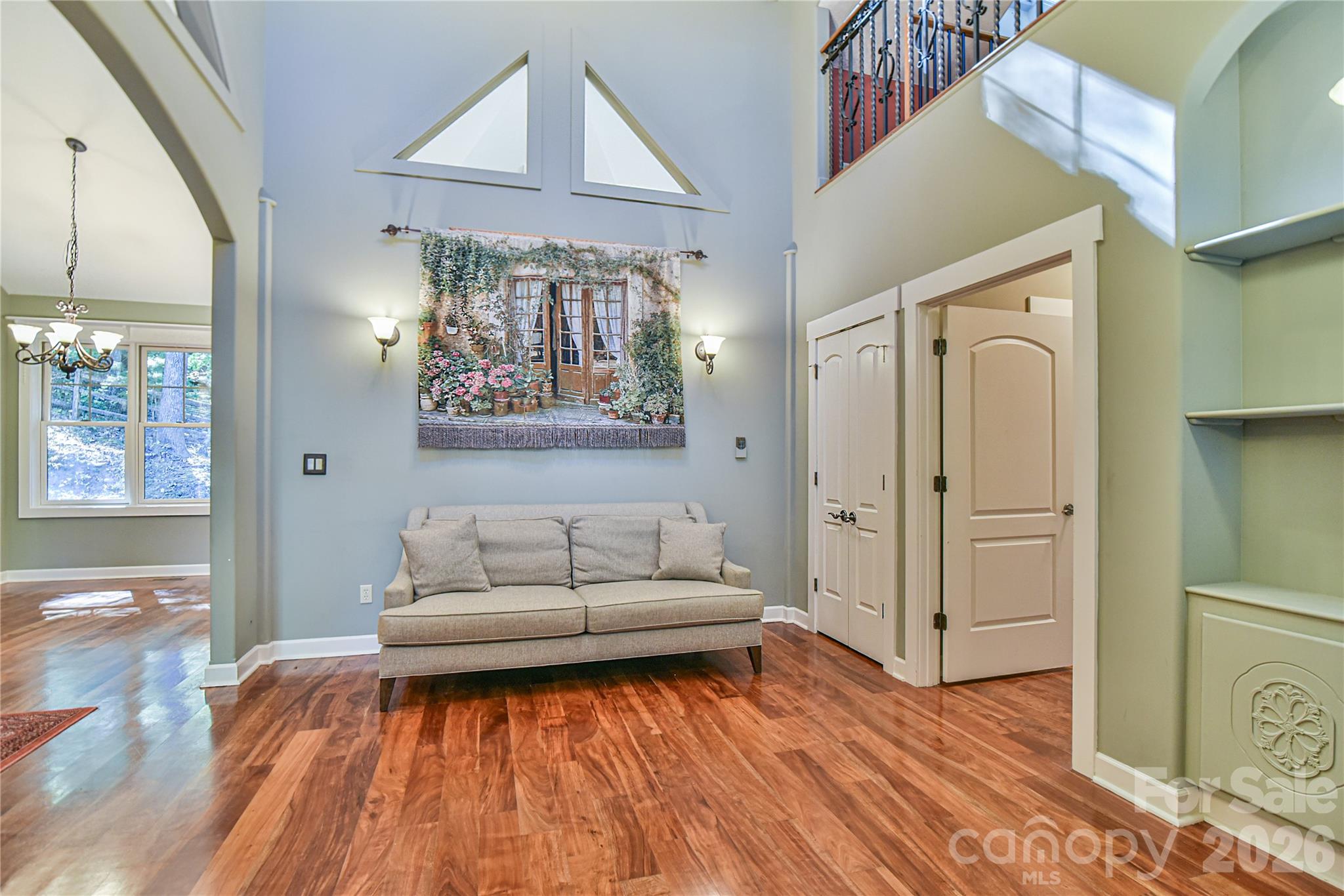 39 Oak Hollow Drive
