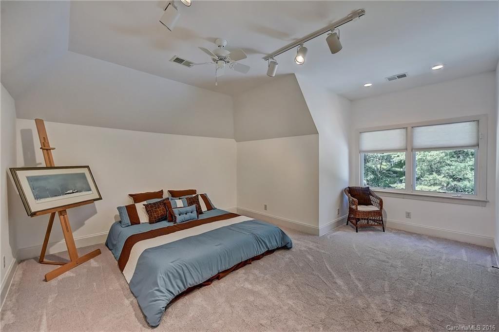 The Peninsula - Residential