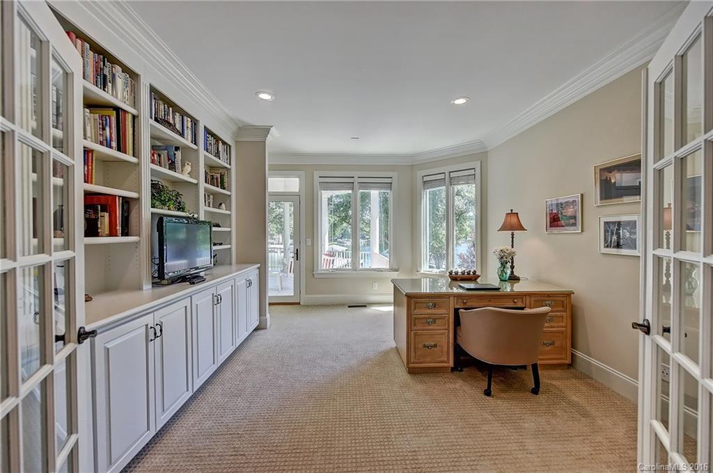 The Peninsula - Residential