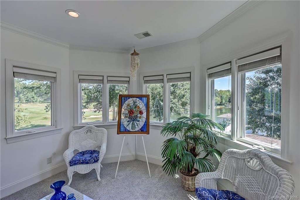 The Peninsula - Residential