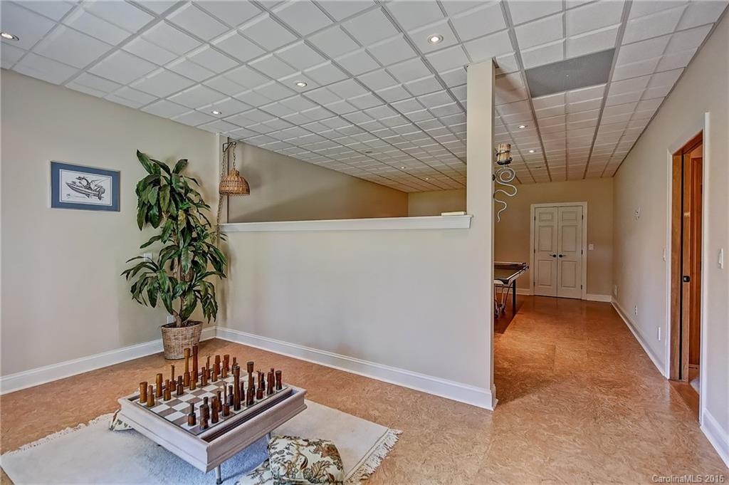 The Peninsula - Residential