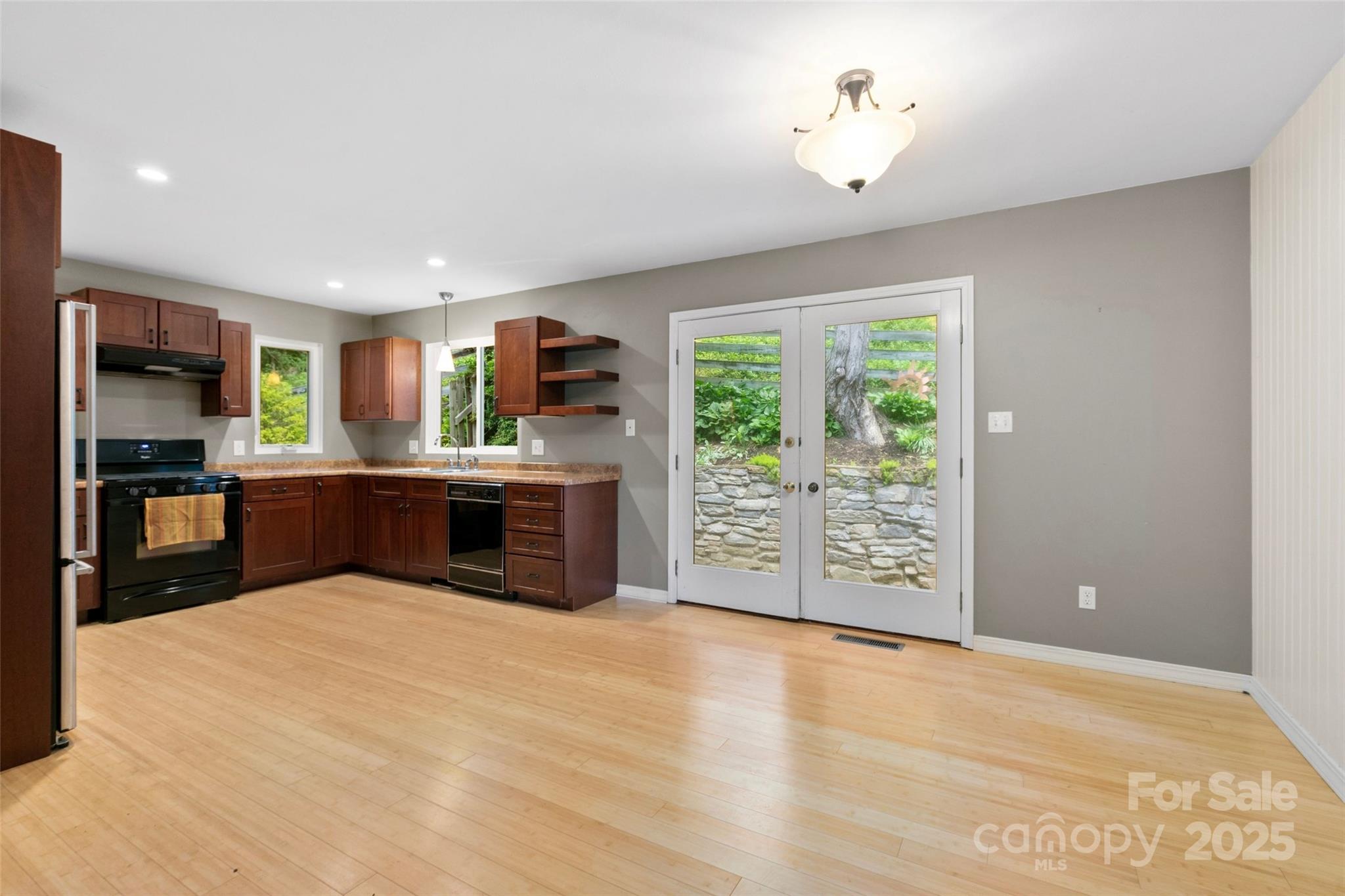 155 Old Starnes Cove Road