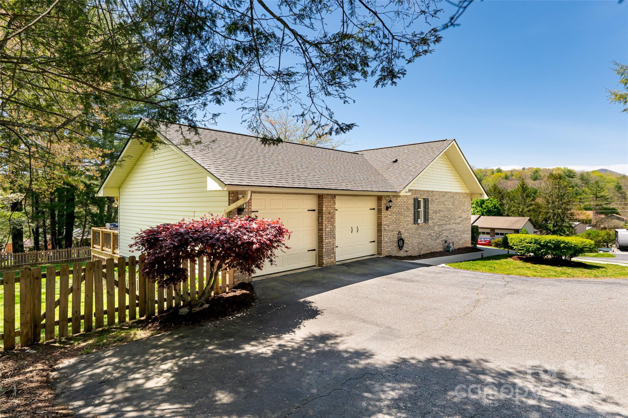 77 Roberts Ridge Drive