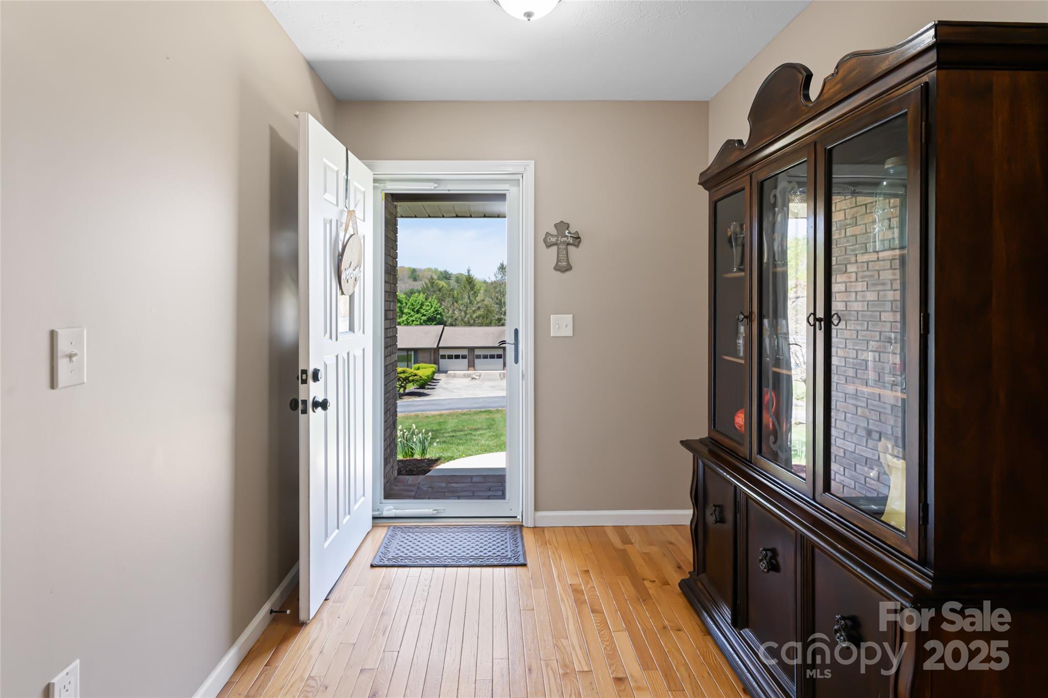 77 Roberts Ridge Drive