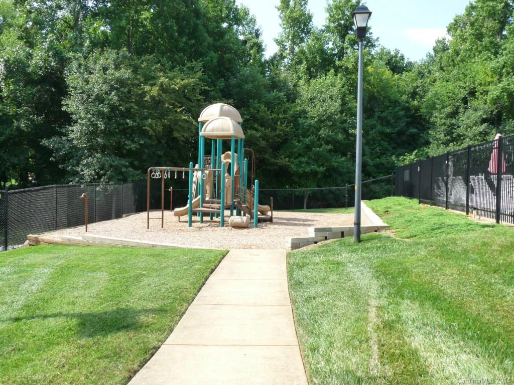 KNIGHTSBRIDGE - Residential