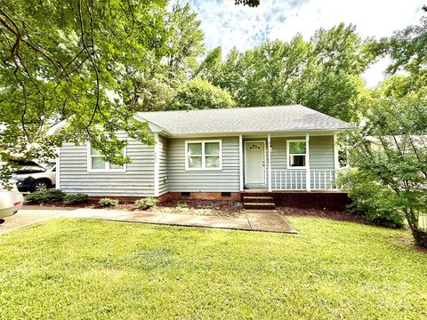 6007 Crosswood Court Charlotte NC 28215