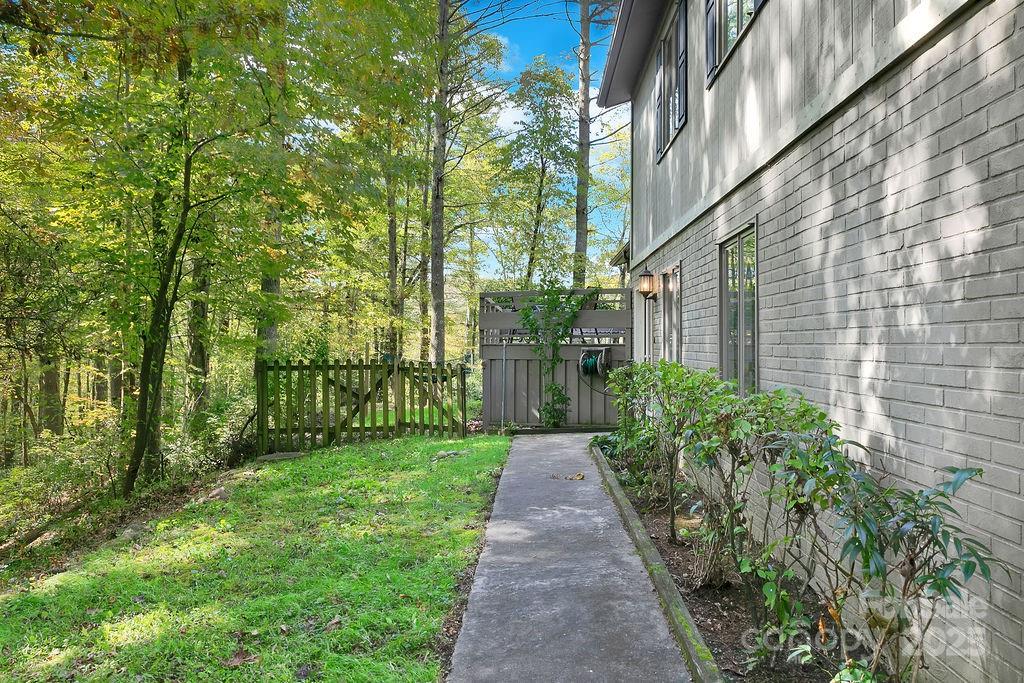 109 Rocky Hill Overlook Road