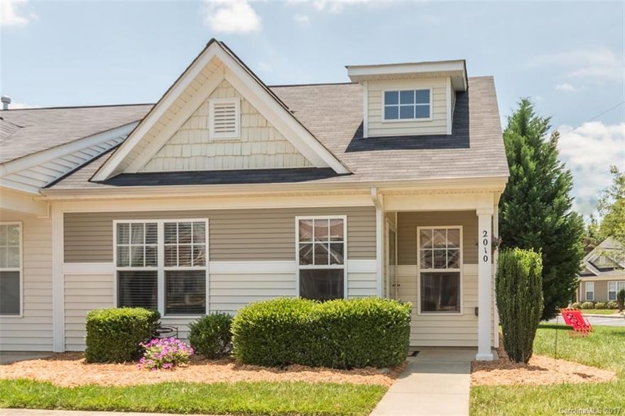 Immaculate corner townhouse in the heart on Lake Wylie! Cozy fireplace in the living room. Bamboo hardwoods in the main living area. Large Master Bedroom with walk-in closet. Kitchen has stainless steel appliances. Laundry room. Private patio. Community Pool. Located in the Award-winning Clover School District. Low SC taxes.