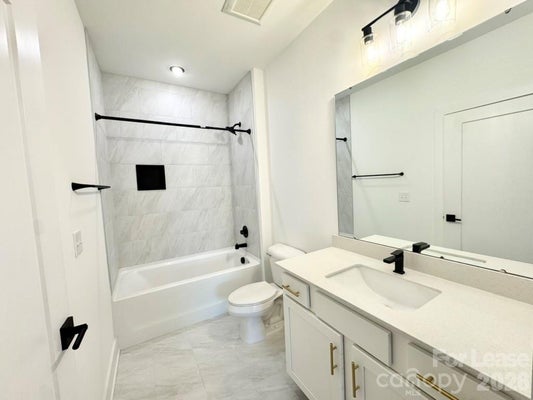 175 W BLACK ST APT 309, ROCK HILL, SC 29730 - Image cf0a772055c9ac82f26a4656bdf05f5b/2998685239
