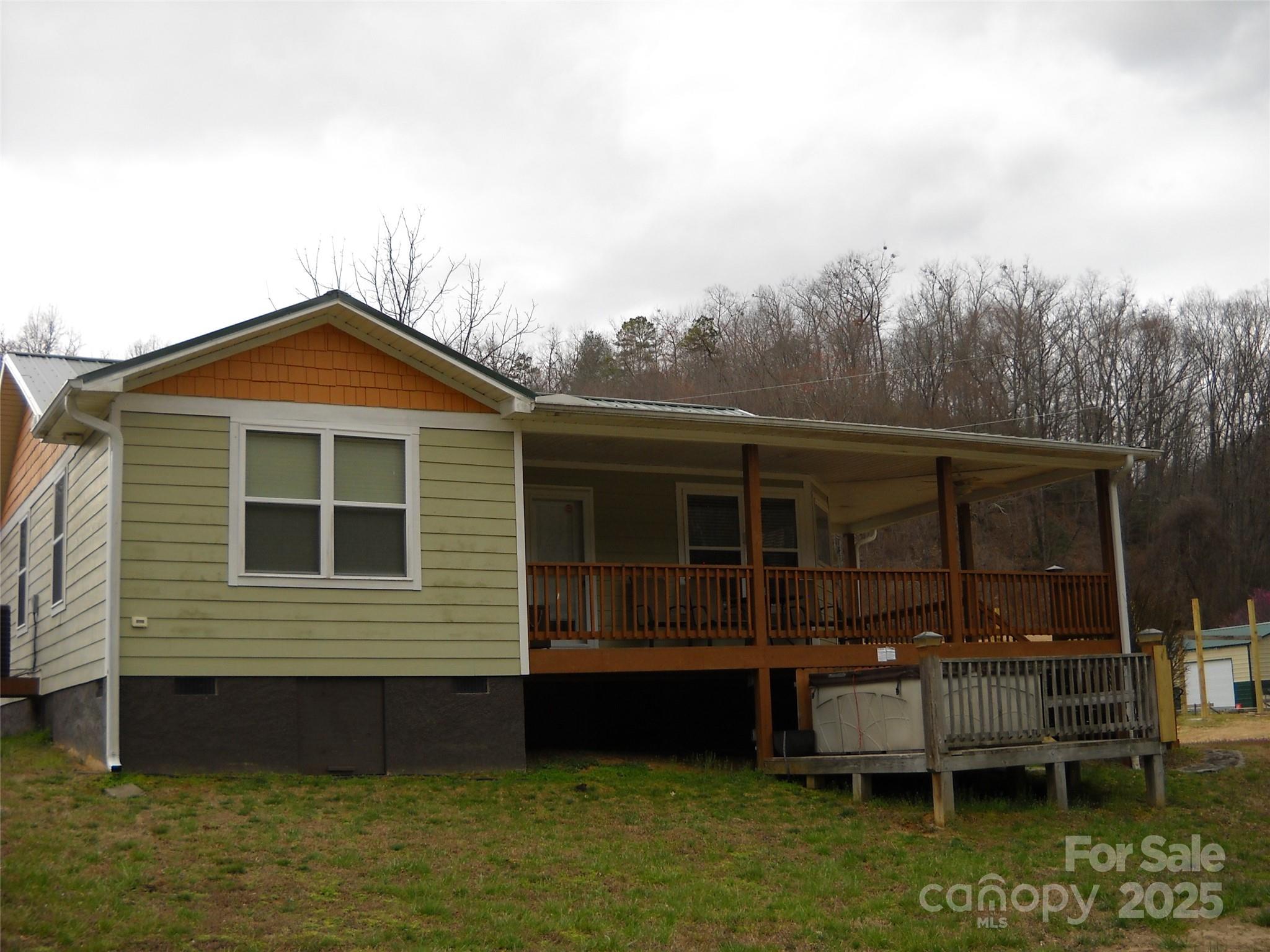 992 Hornet Drive
