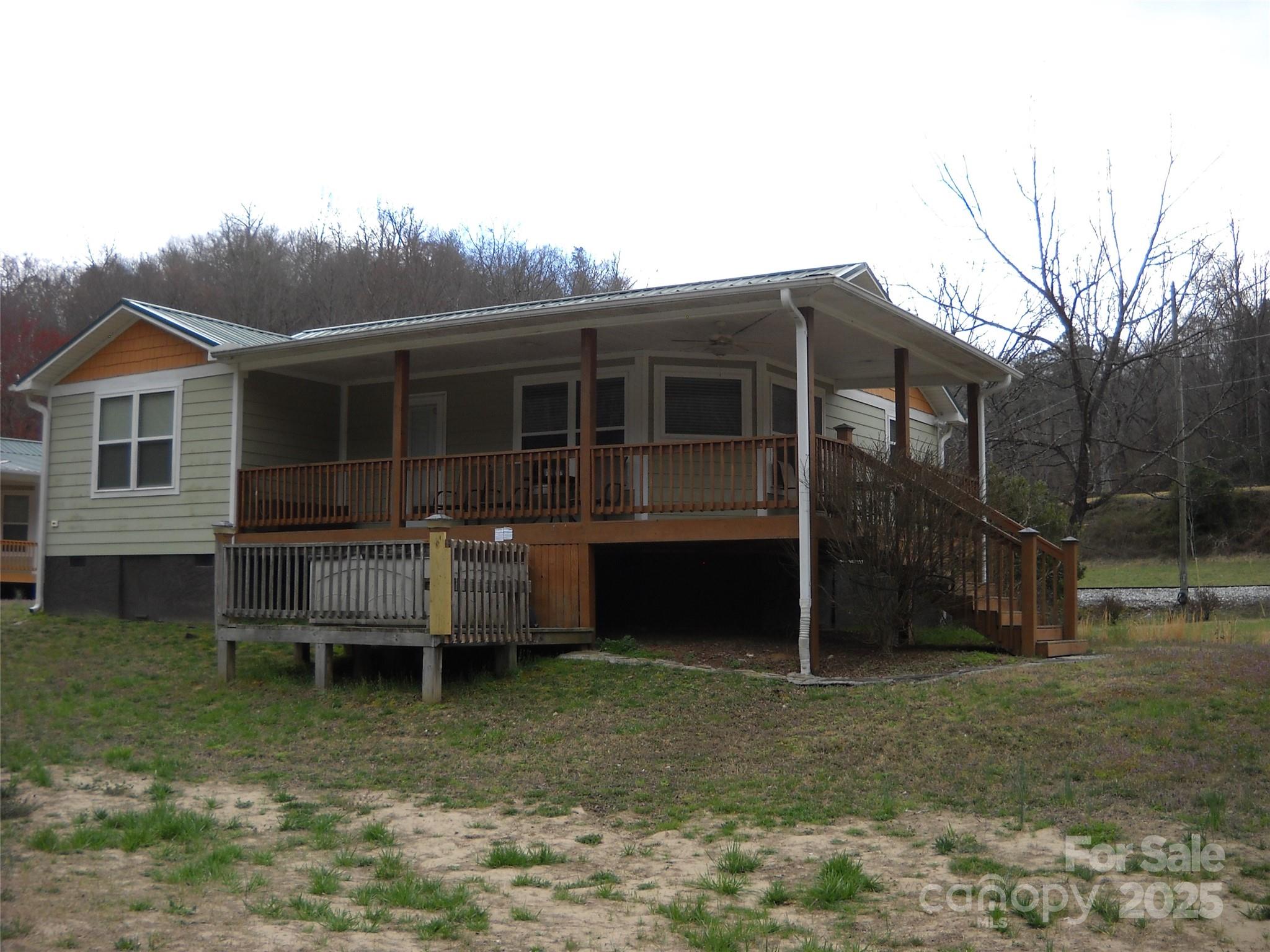 992 Hornet Drive