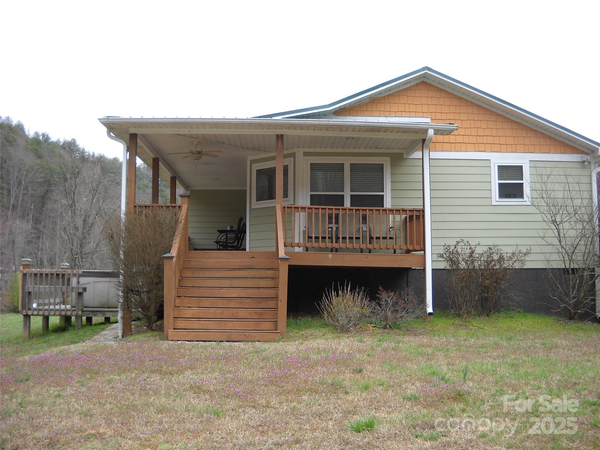 992 Hornet Drive