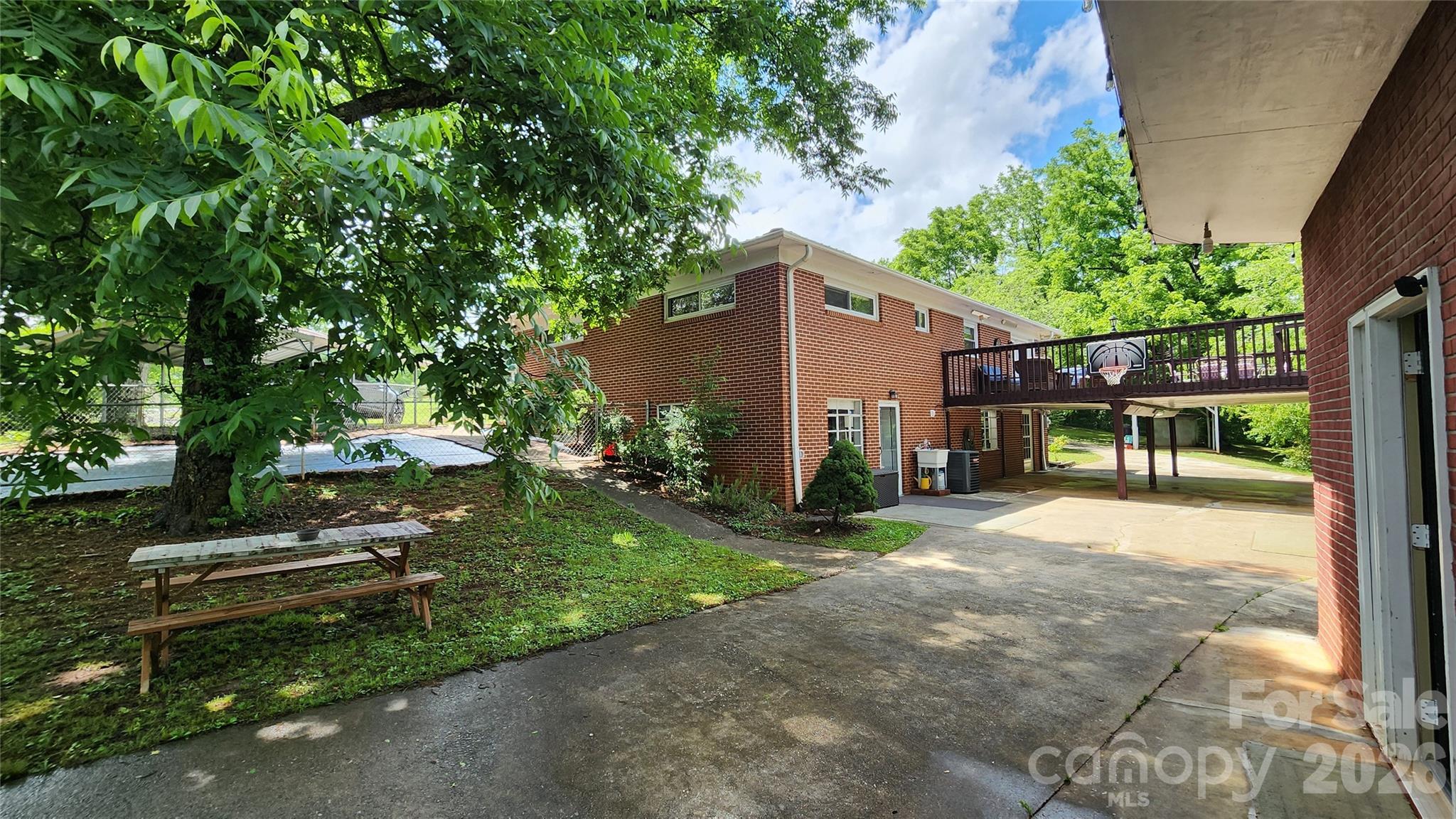 101 Bluebird Lane
