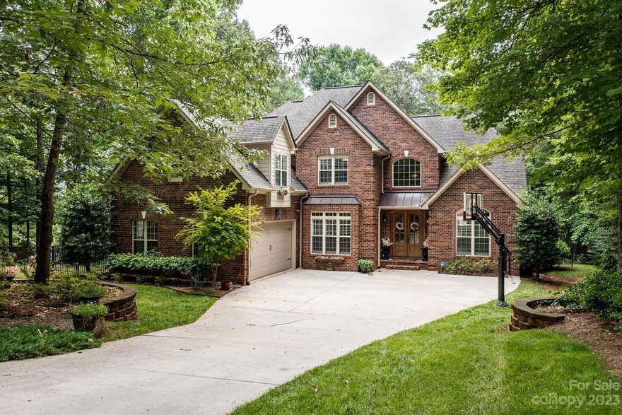 Beautiful home and lot located in desirable Miners Creek subdivision in Lincolnton. Exquisite custom built brick home with gorgeous 1 acre lot. Great entertainment inside and out. Enter into a stunning two-story foyer with wood floors and heavy mouldings throughout the family room, formal dining area and office area. Enter the Chef's kitchen with plentiful cabinet space, stainless steel appliances, granite countertops and a breakfast area. A large primary bedroom with tray ceiling is located on the main floor. There is an en suite with separate shower, soaking tub, granite countertops and spacious walk in closet.  Move up the beautiful staircase to the second floor where you will find 3 additional bedrooms with great closet space. Large bonus room provides excellent flex space for game room, playroom, media room, office and more! Outside is just as amazing with a fenced in back yard and 
treehouse for the kids, professional landscaping and firepit area. Don't miss out on this gem!