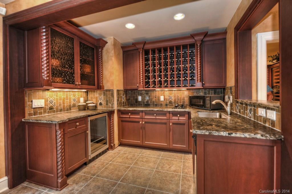 The Peninsula - Residential