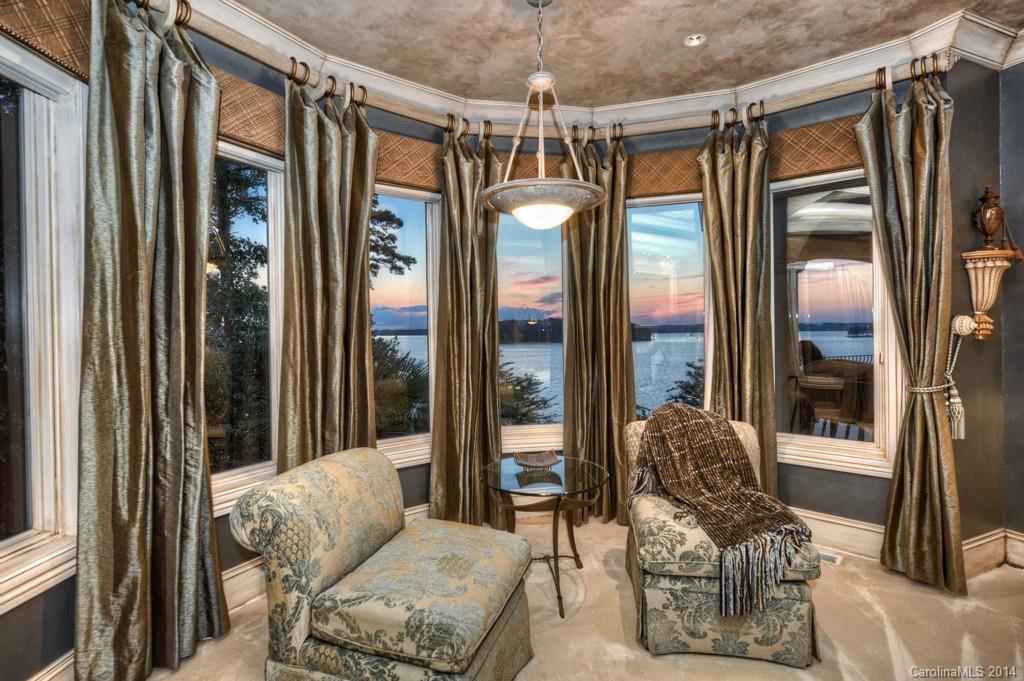 The Peninsula - Residential