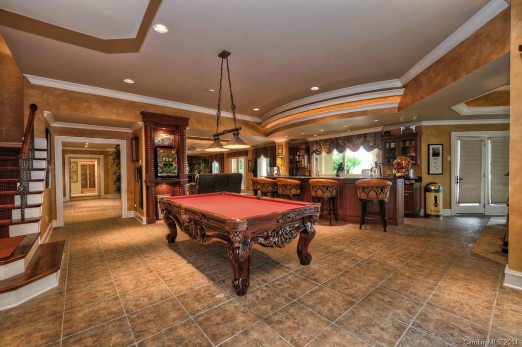 The Peninsula - Residential