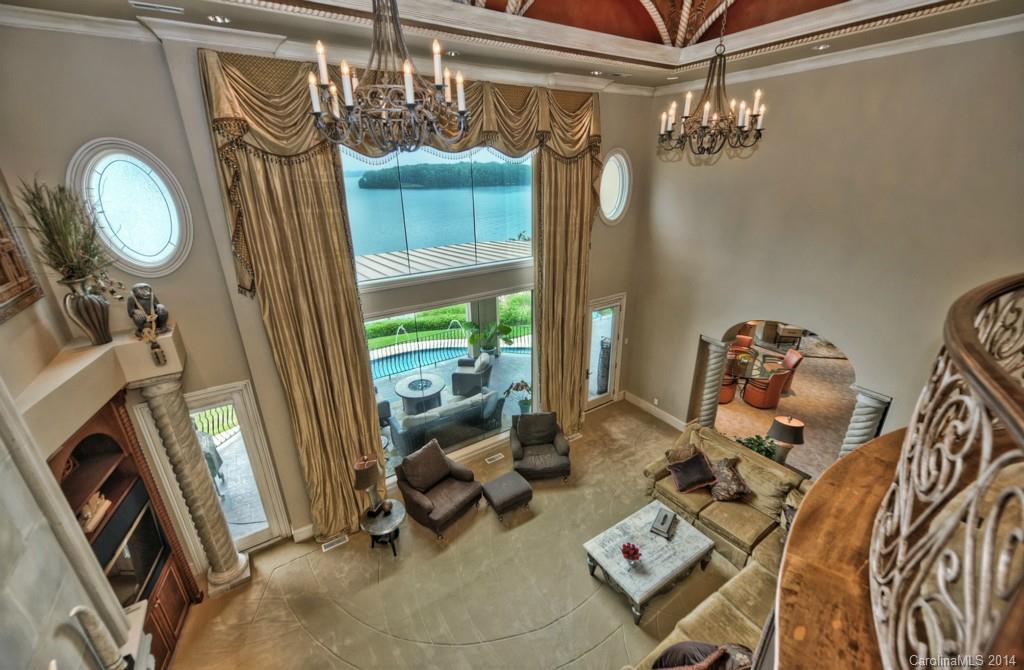 The Peninsula - Residential