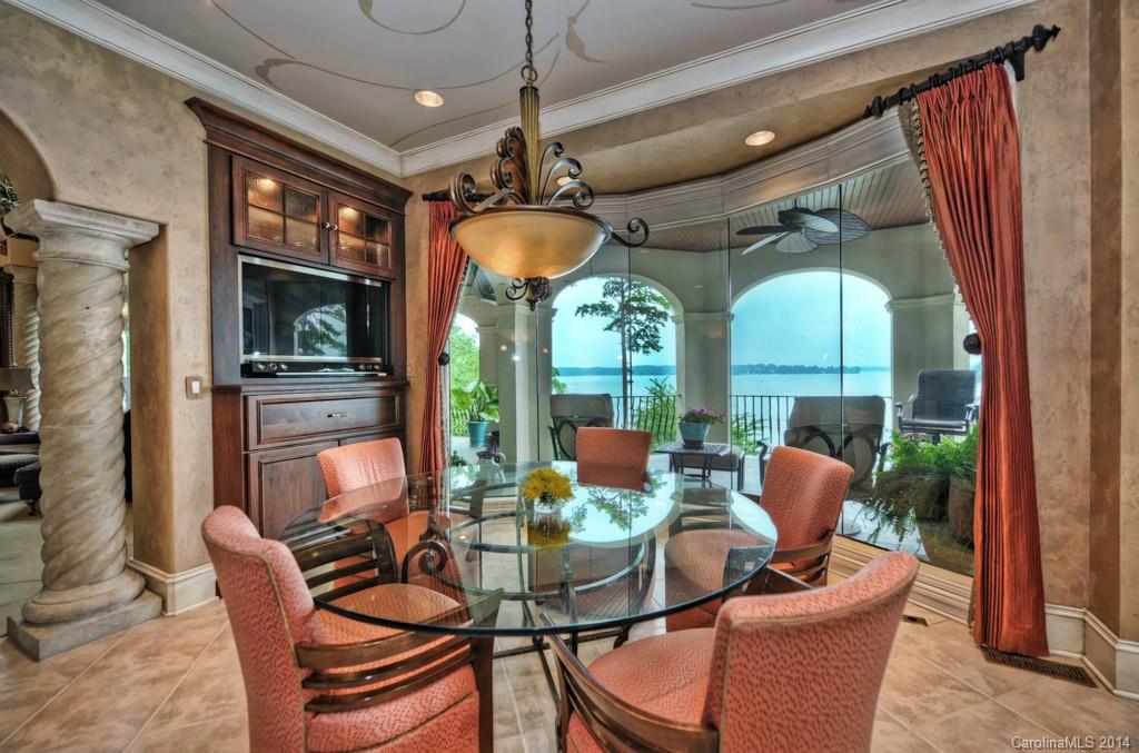 The Peninsula - Residential