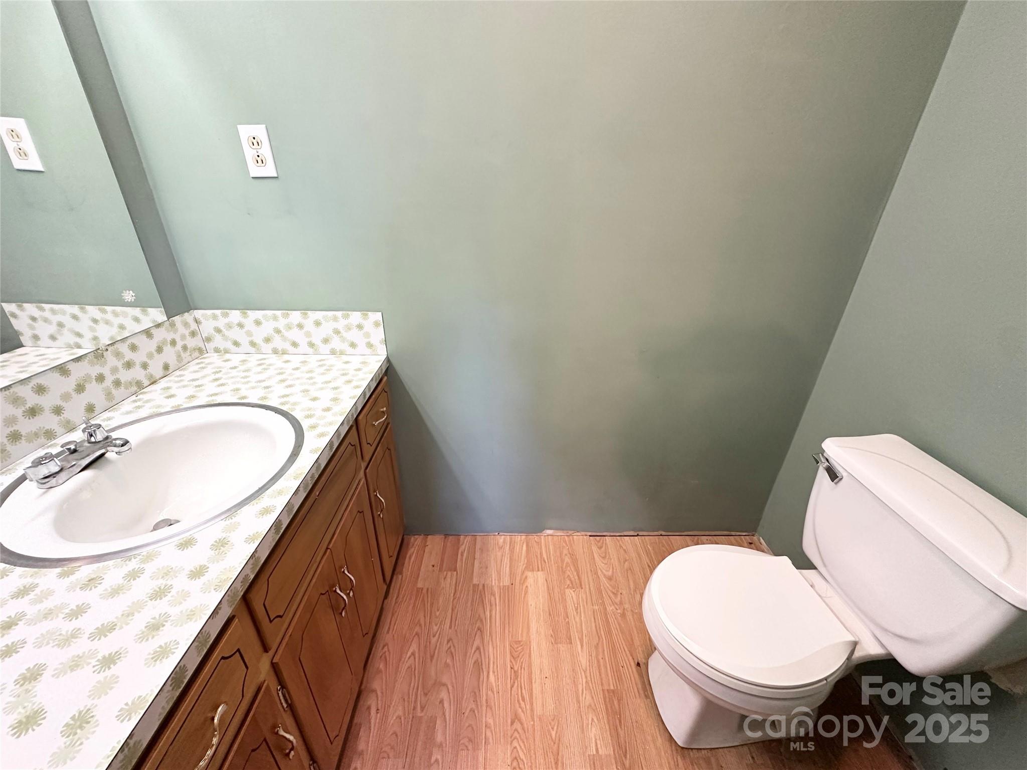 Granite Falls, North Carolina 28630, United States, 2 Bedrooms Bedrooms, ,2 BathroomsBathrooms,Residential,Active,199642