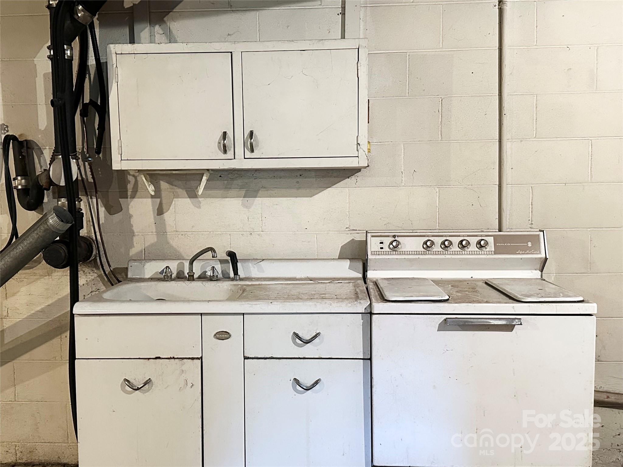 Granite Falls, North Carolina 28630, United States, 2 Bedrooms Bedrooms, ,2 BathroomsBathrooms,Residential,Active,199642