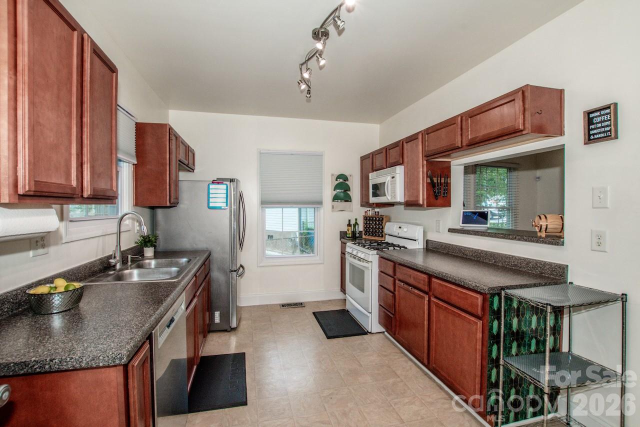 1204 E Catawba Street