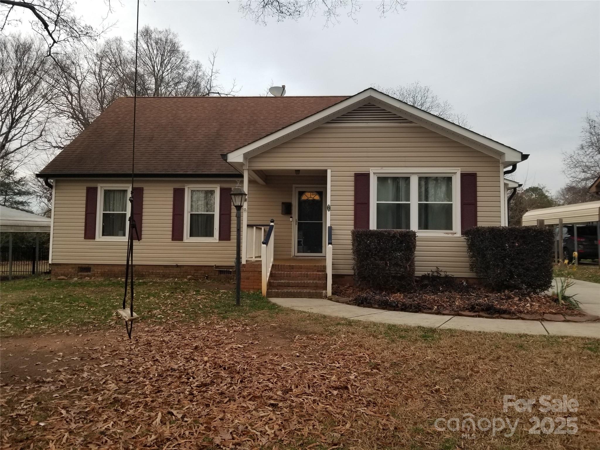 372 Aycock Street NE