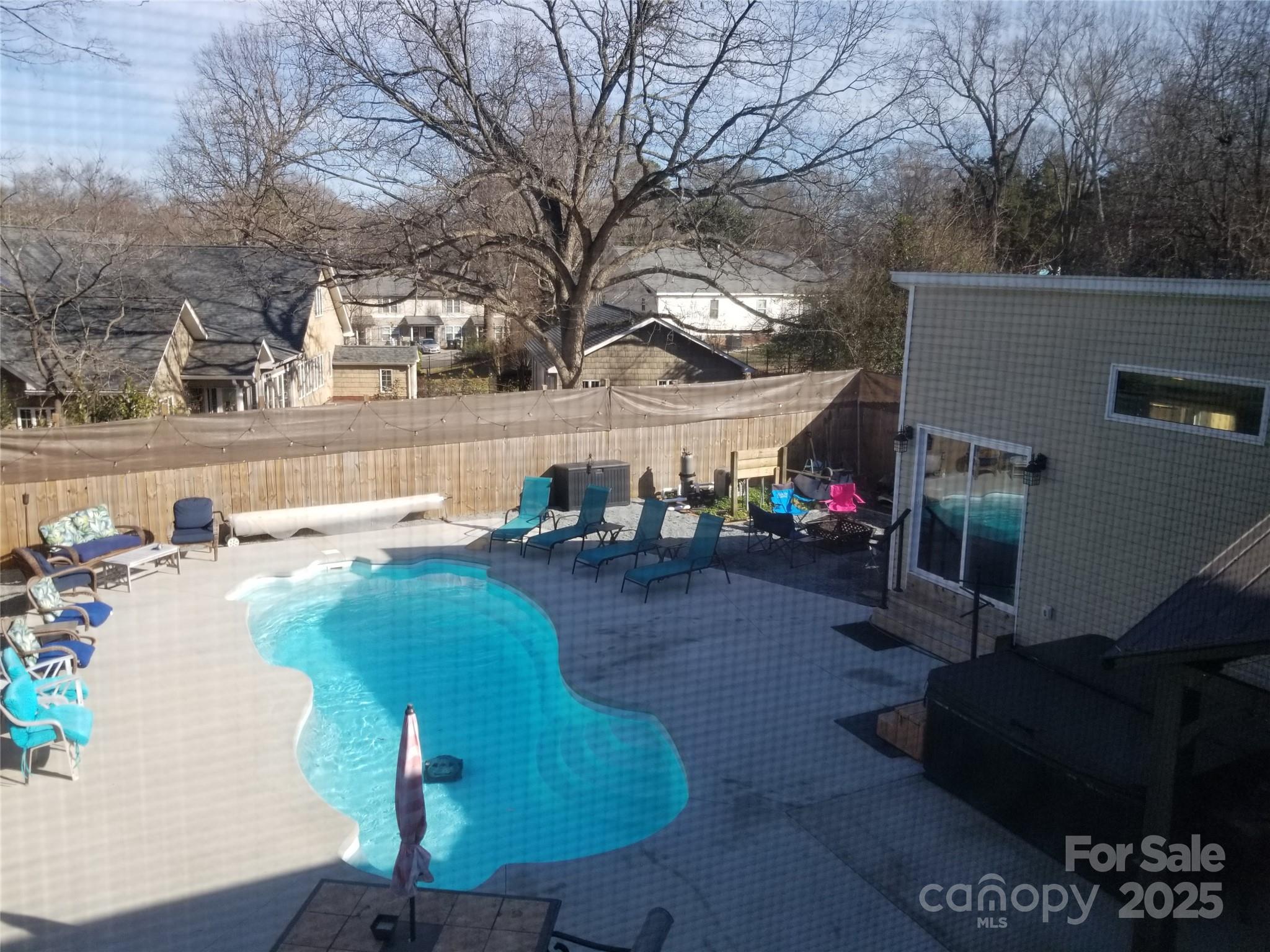 372 Aycock Street NE