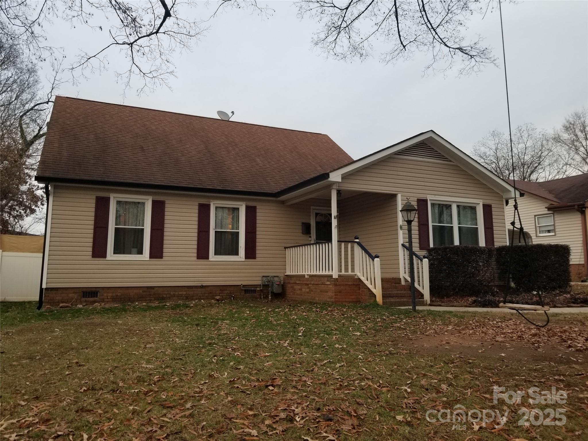 372 Aycock Street NE