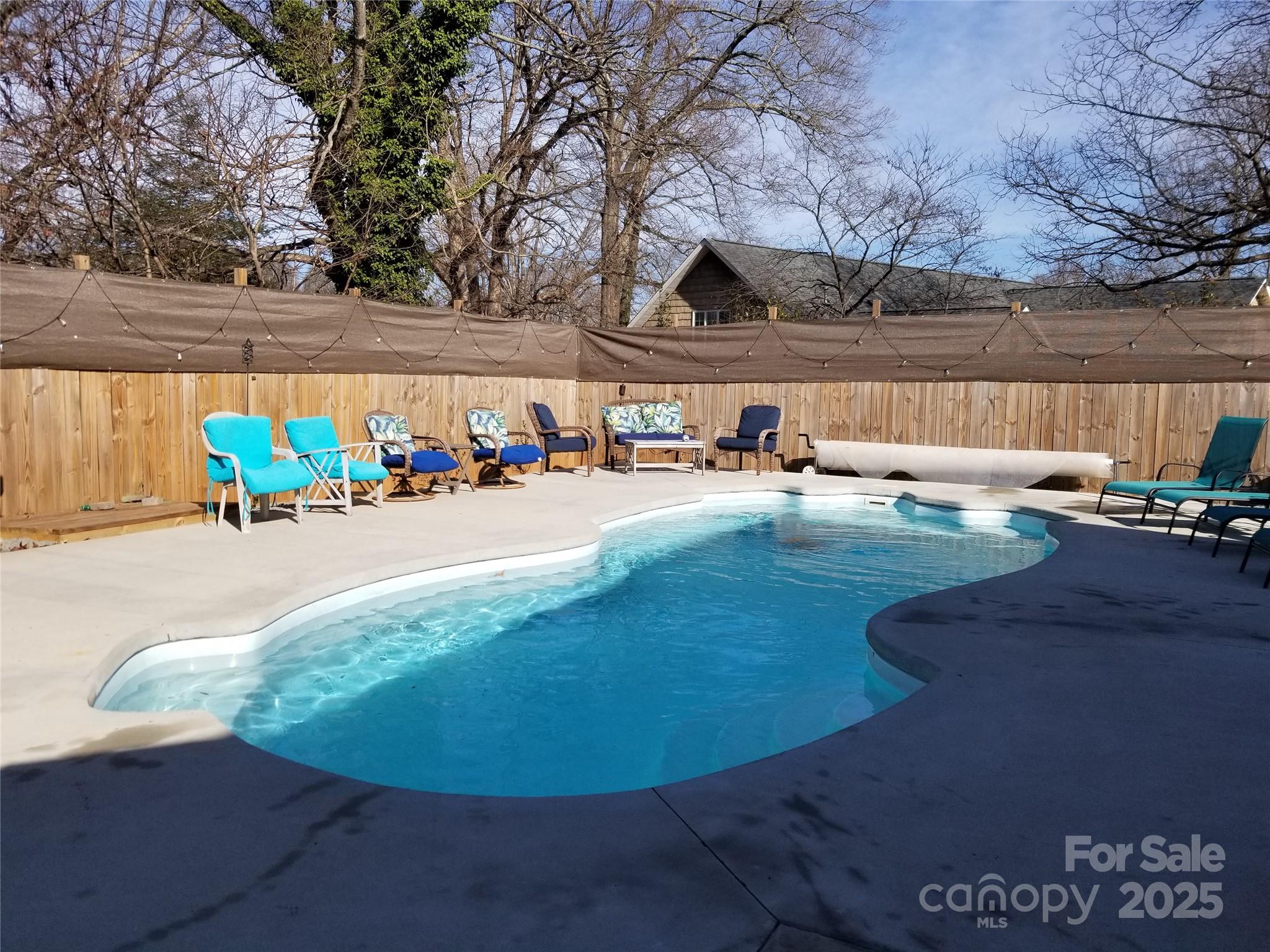 372 Aycock Street NE