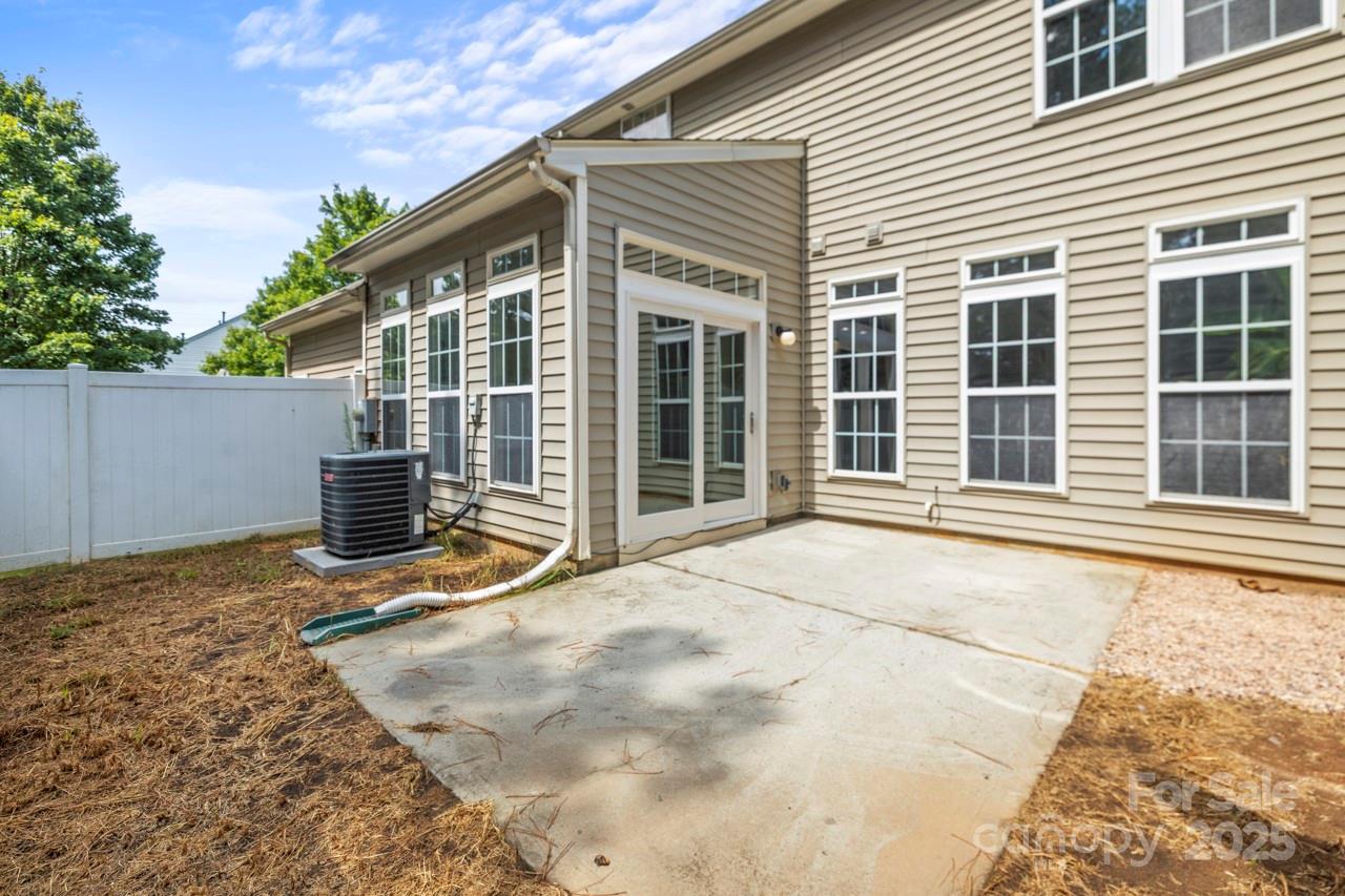 104 N Arcadian Way