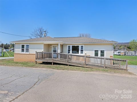 13 Depot Street Clyde NC 28721
