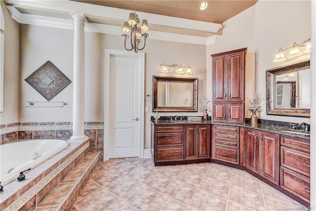 The Peninsula - Residential