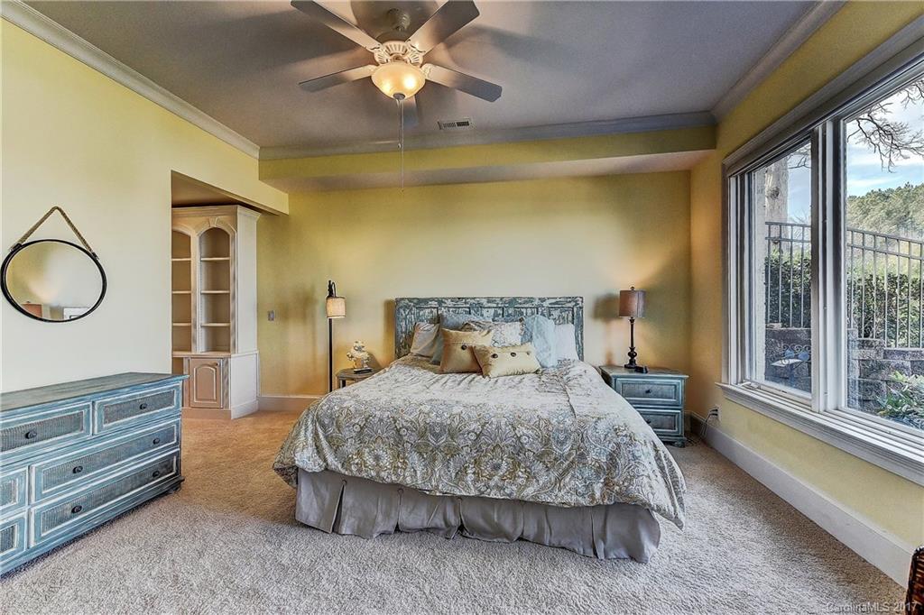 The Peninsula - Residential