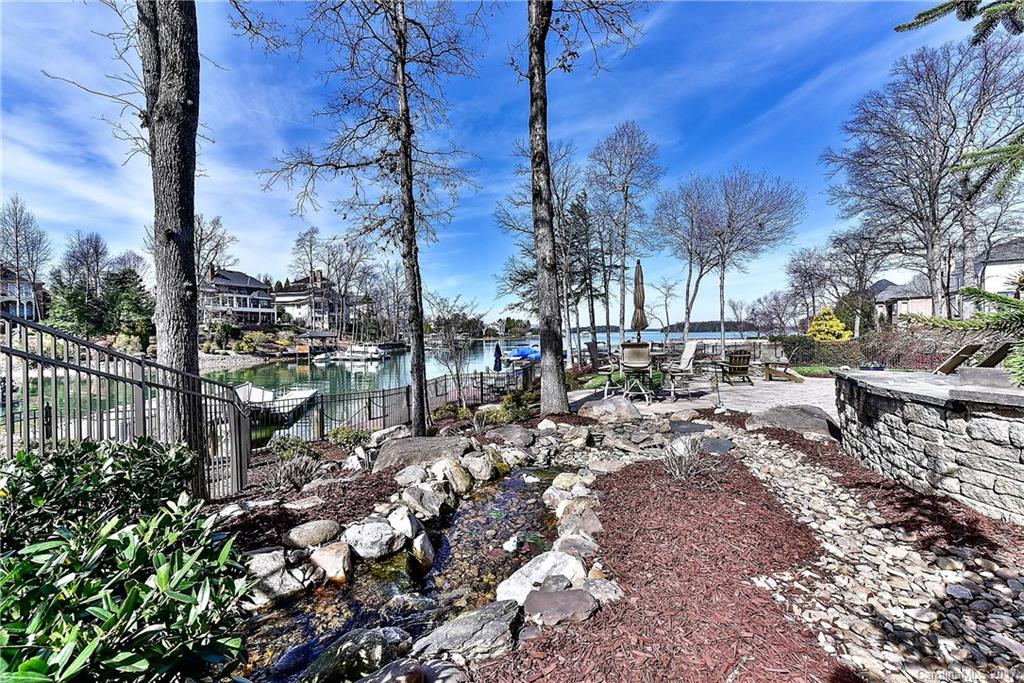 The Peninsula - Residential