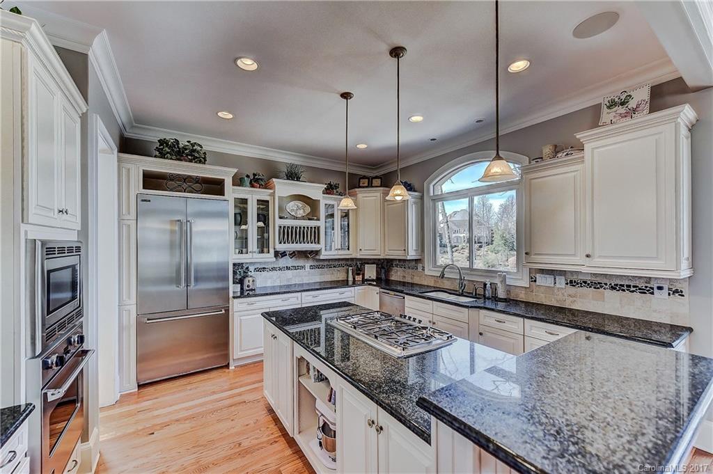 The Peninsula - Residential