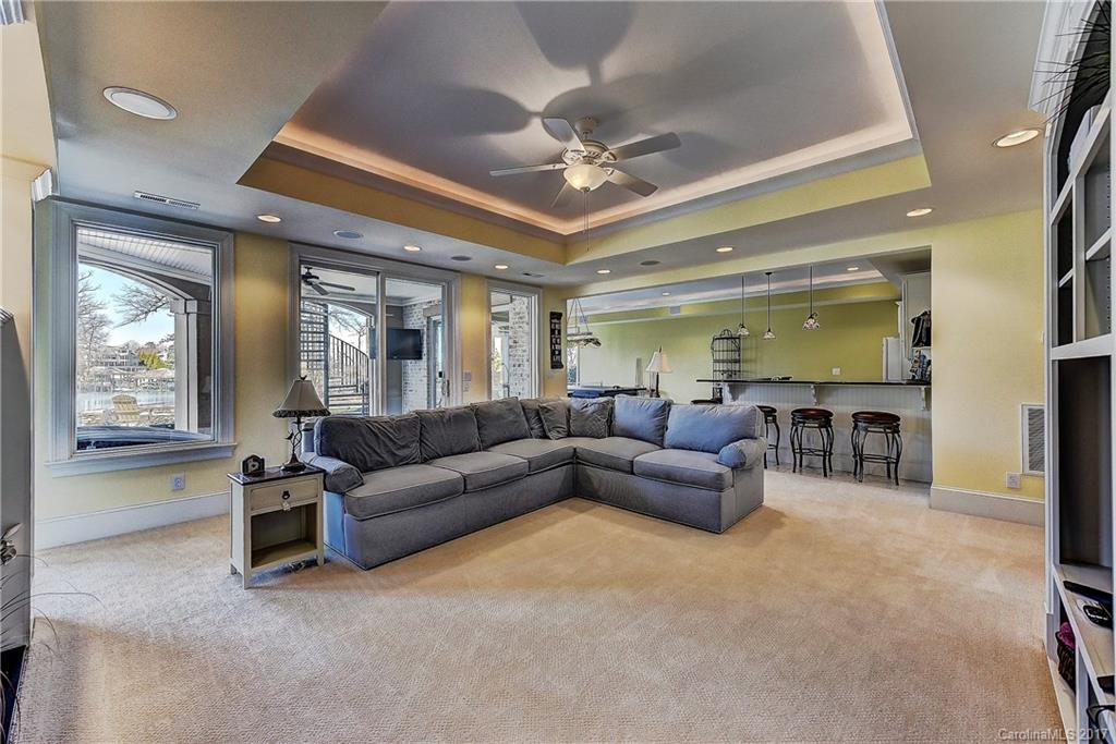 The Peninsula - Residential