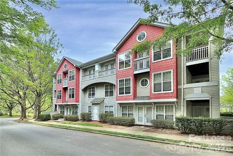 Photo of 1140 W 1st Street, Charlotte, NC 28202 (MLS # 4349293)